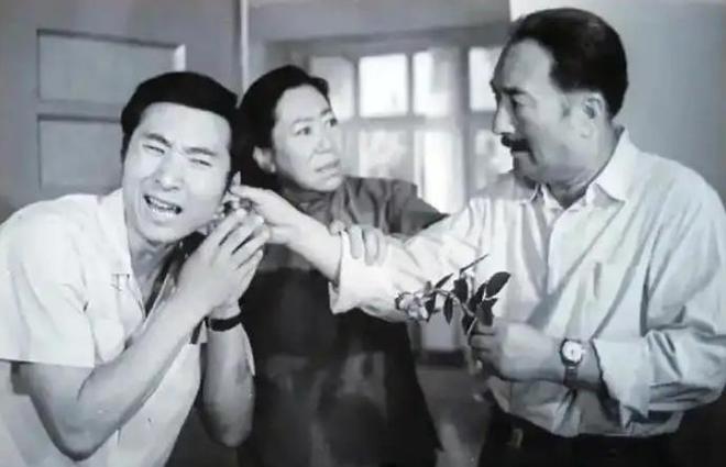 好资本71岁的陈佩斯终于扬眉吐气!新葡京娱乐和央视硬刚宁可退圈也不讨(图12) 好资本71岁的陈佩斯终于扬眉吐气!新葡京娱乐和央视硬刚宁可退圈也不讨(图12)